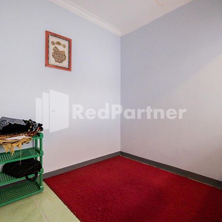 Swun Stay Inn At Sawahan Mitra Reddoorz マラン エクステリア 写真