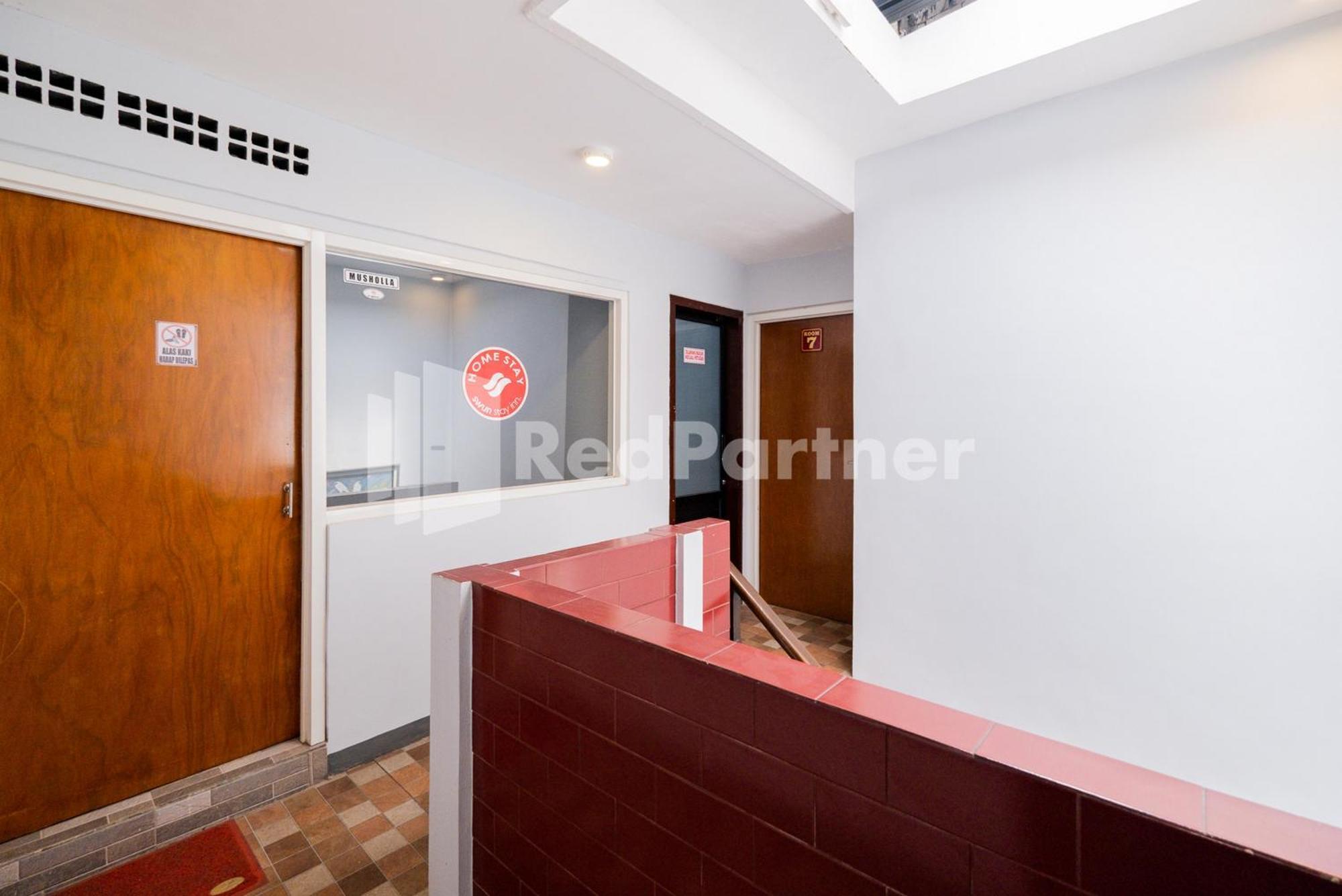 Swun Stay Inn At Sawahan Mitra Reddoorz マラン エクステリア 写真